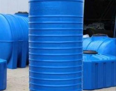 Вертикальная пластиковая емкость - VERT 1000 л.